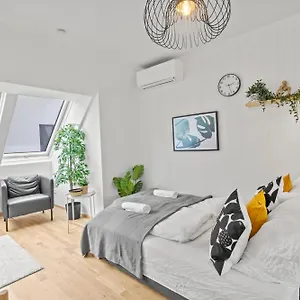 Near Klinik Floridsdorf - 3 Min To Supermarket And Pharmacy - On-site Parking For 19,90 Eur شقة