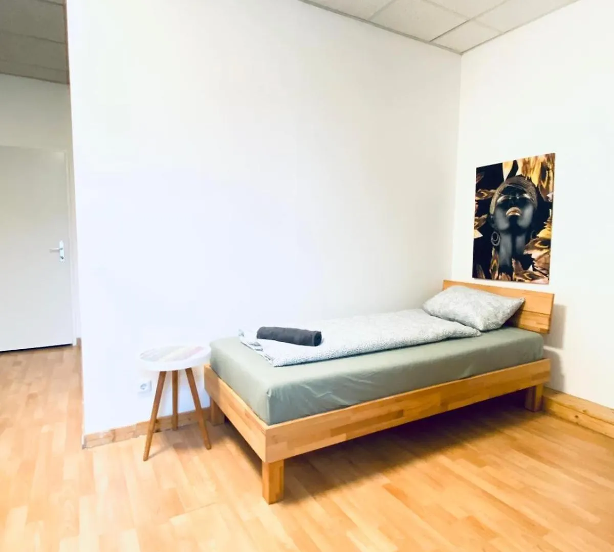 Elegant 3-Bedroom Retreat Convenient City Access Vienne