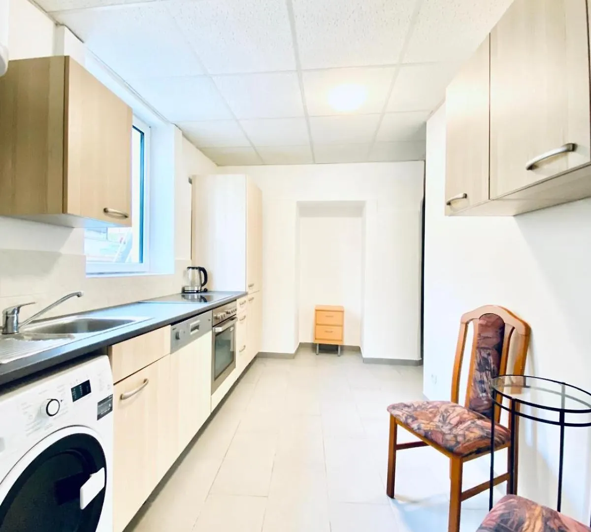 Appartement Elegant 3-Bedroom Retreat Convenient City Access Vienne