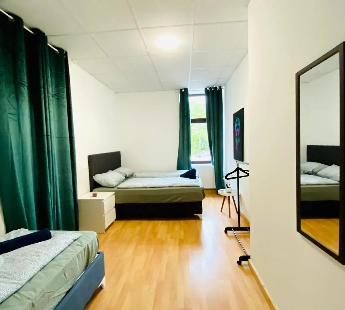 Elegant 3-Bedroom Retreat Convenient City Access Vienne Appartement