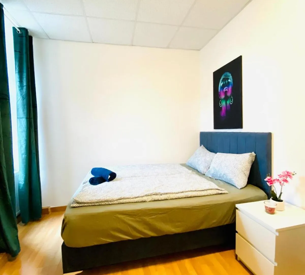 Elegant 3-Bedroom Retreat Convenient City Access Vienne