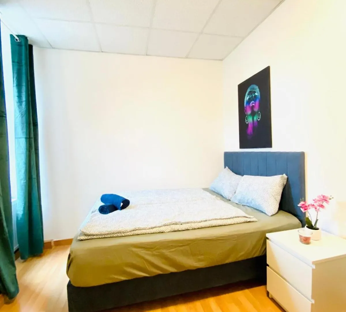 Elegant 3-Bedroom Retreat Convenient City Access Vienne