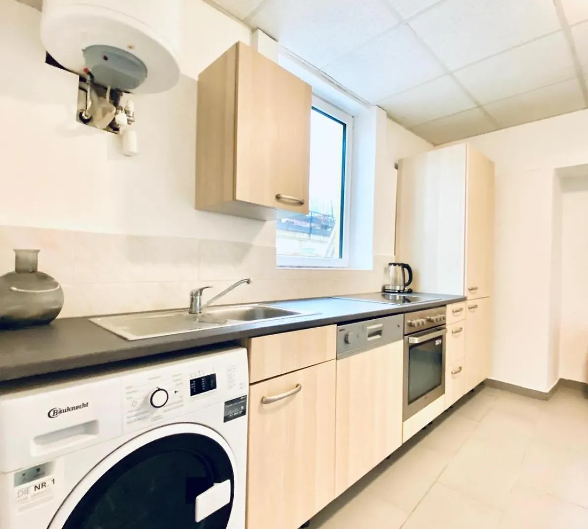 公寓 Elegant 3-Bedroom Retreat Convenient City Access 维也纳 奥地利